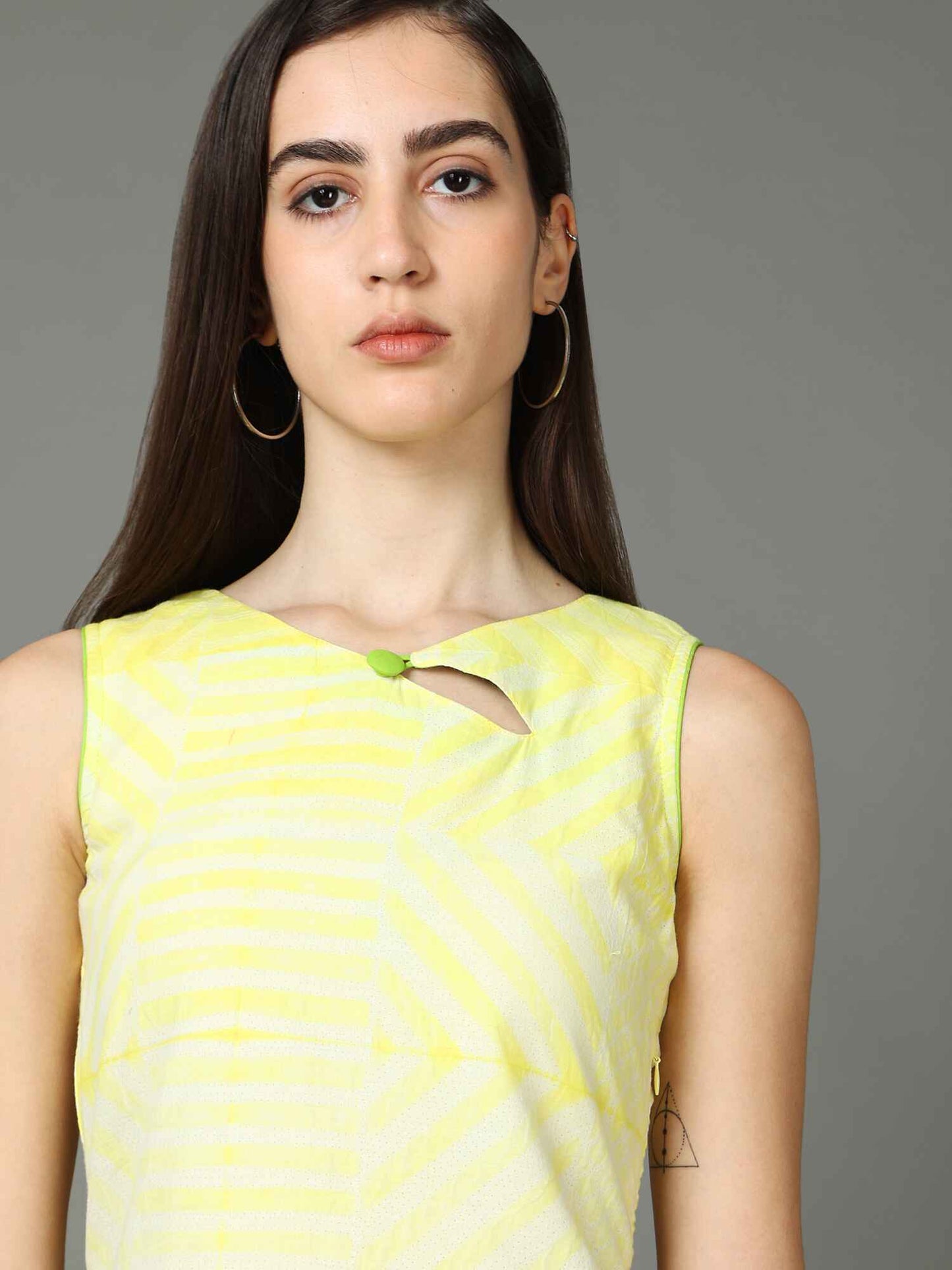'Keya' Shibori Key-Hole Shift Dress