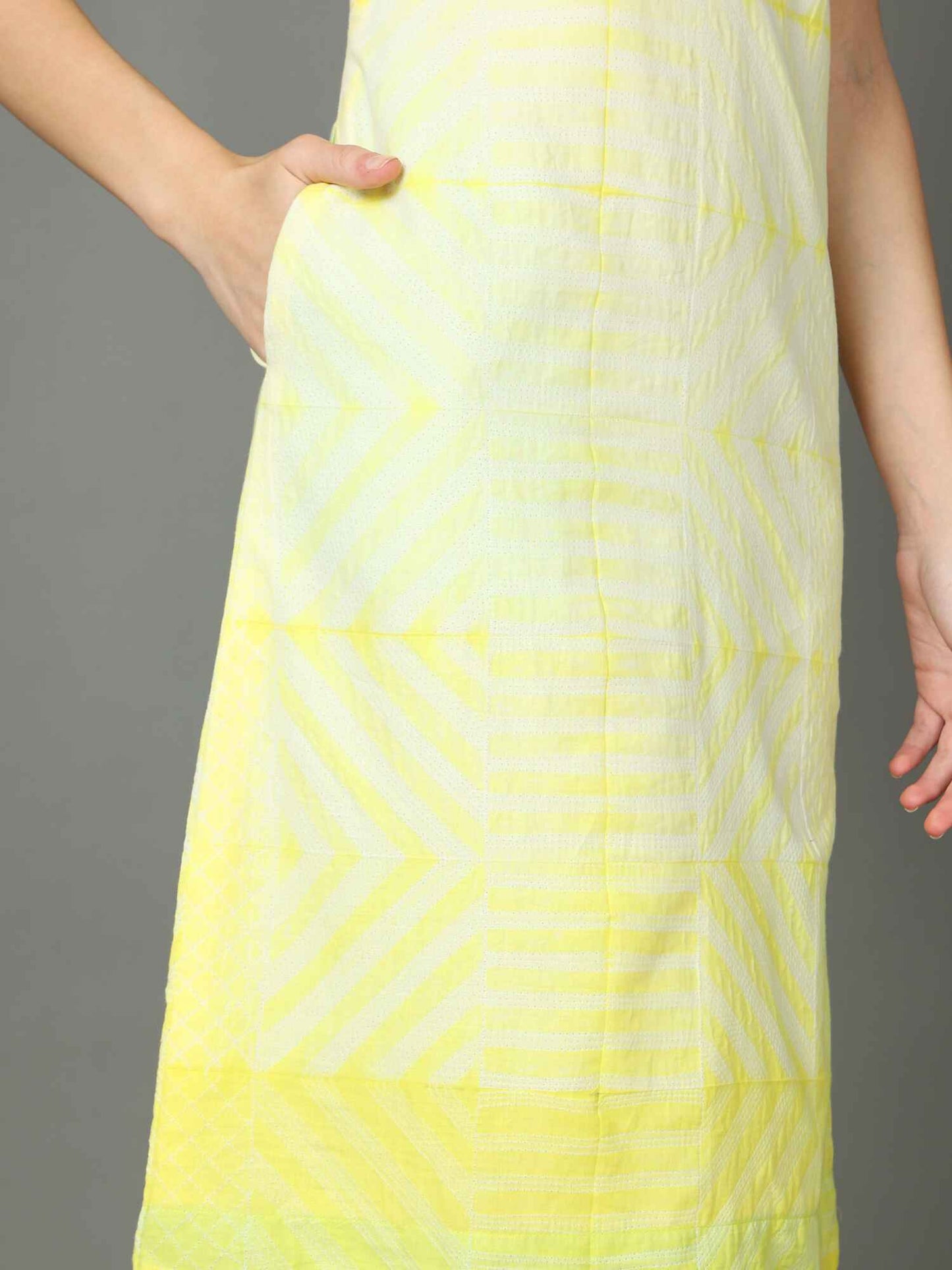 'Keya' Shibori Key-Hole Shift Dress